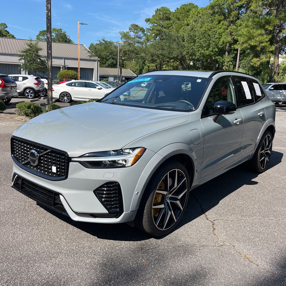 2025 Volvo XC60 T8 - Polestar PHEV