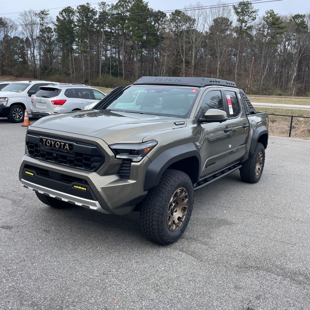 2024 Toyota Tacoma Trailhunter HV