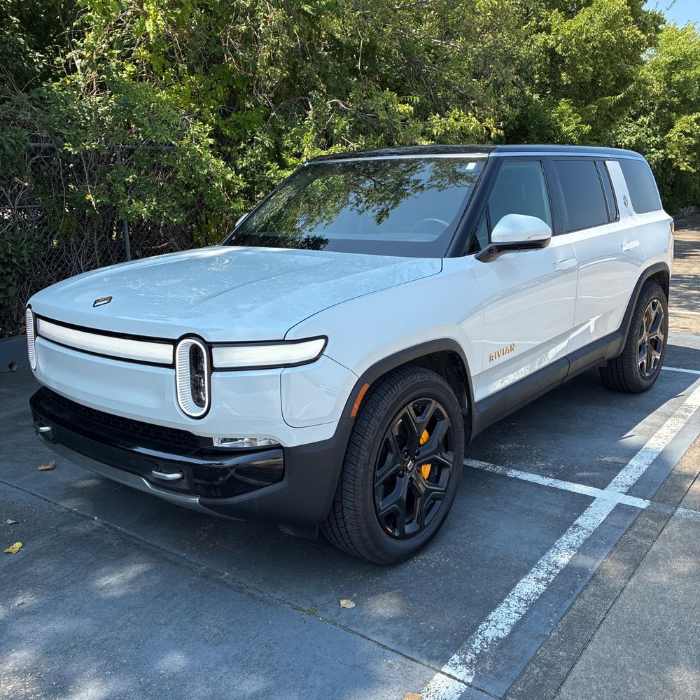 2022 Rivian R1S Launch Edition