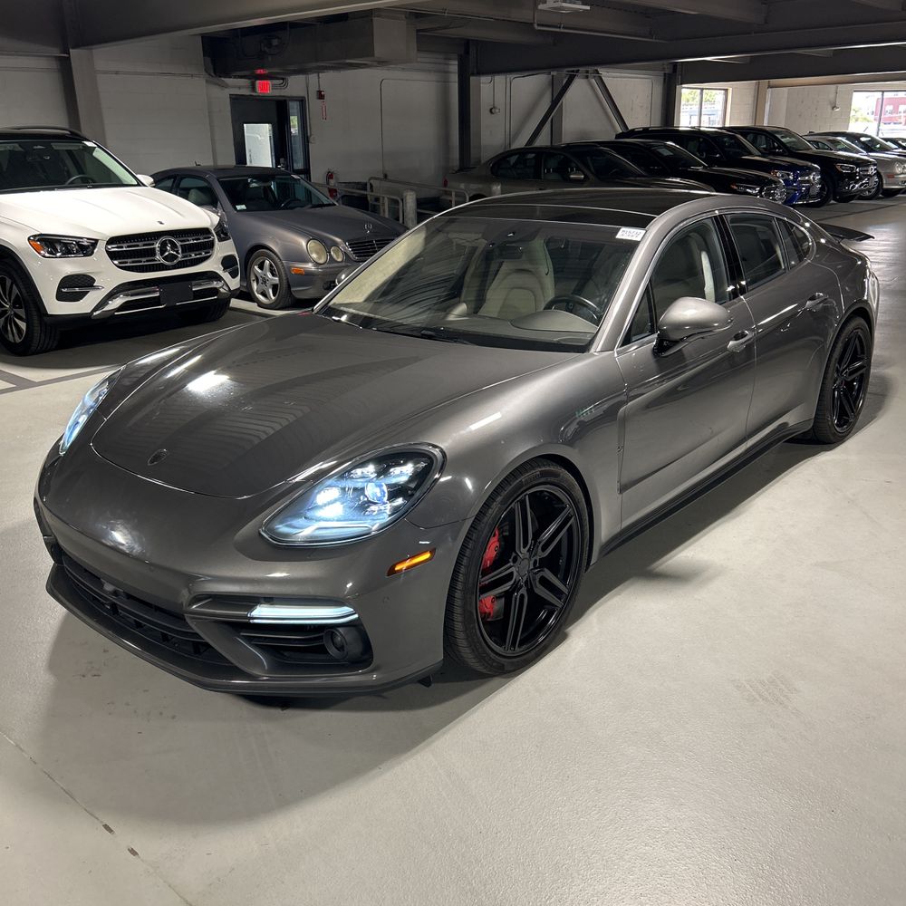 2018 Porsche Panamera Turbo