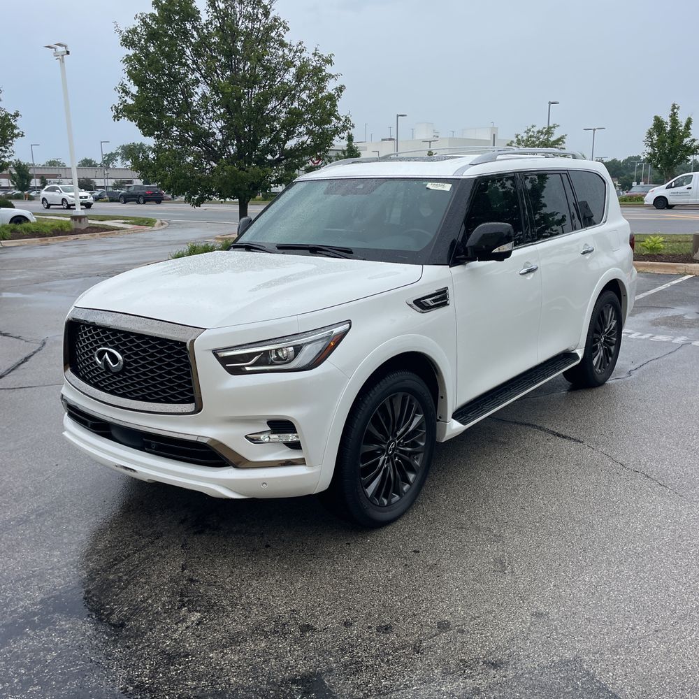 2024 INFINITI QX80 Premium Select