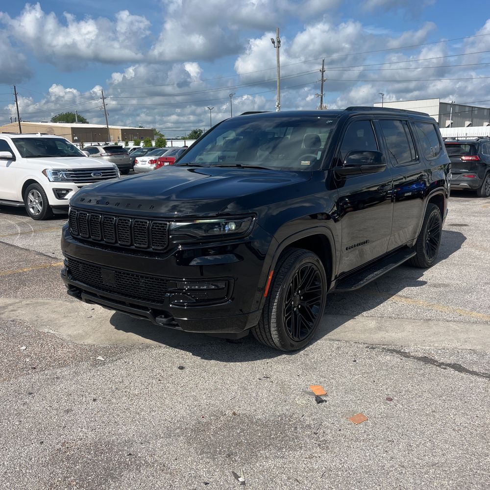 2023 Jeep Wagoneer Carbide