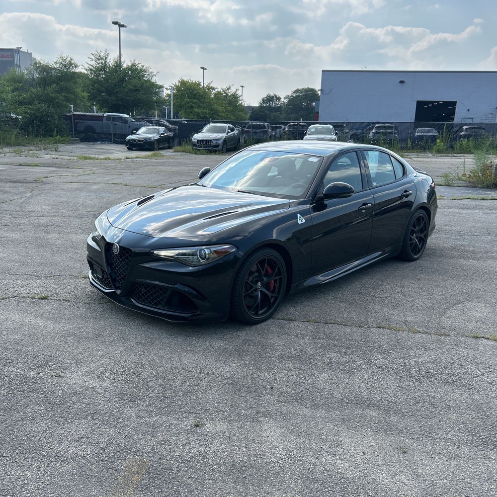 2022 Alfa Romeo Giulia Quadrifoglio