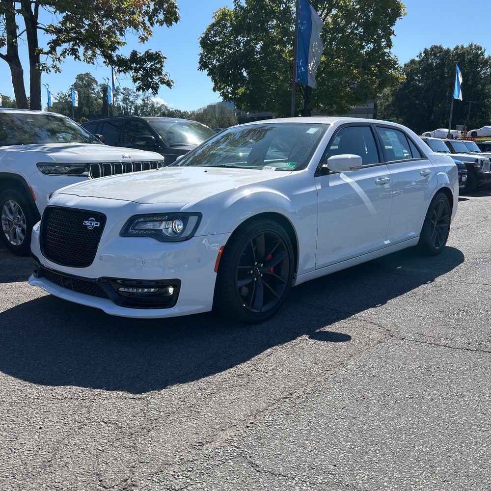 2023 Chrysler 300 C